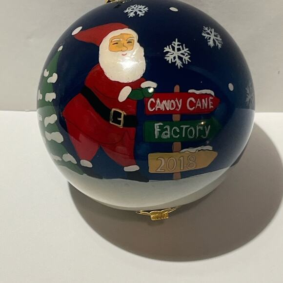 Li Bien 2018 Candy Cane Factory ornament - Picture 7 of 11